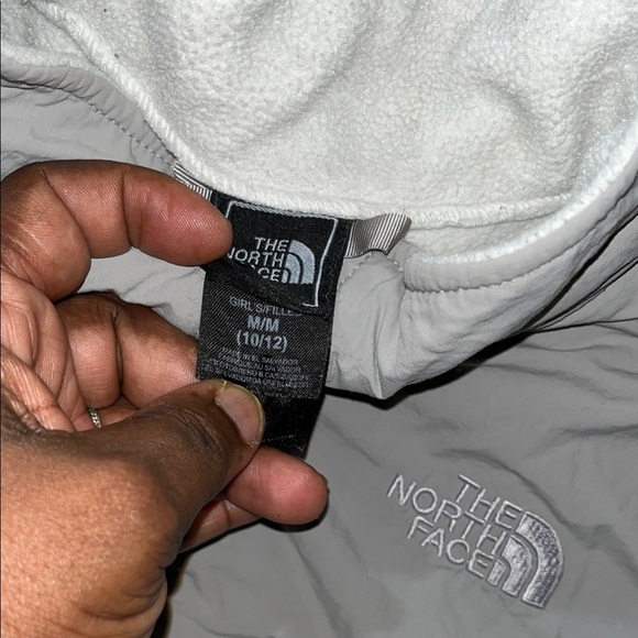 The North Face Kids Two-Tone Gray and White Puffer Jacket - Picture 4 of 4